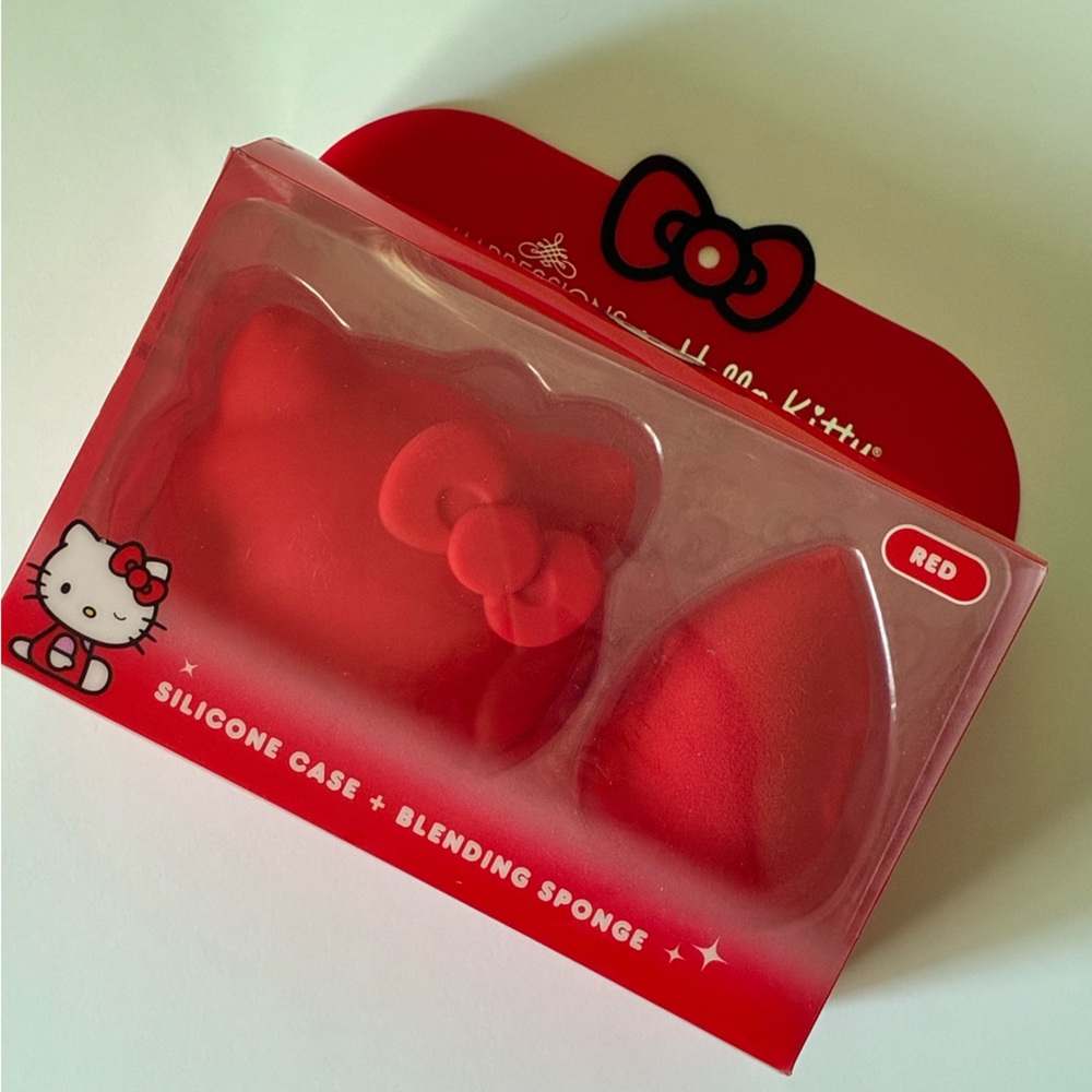 Hello Kitty Silicone Case + Blending Sponge